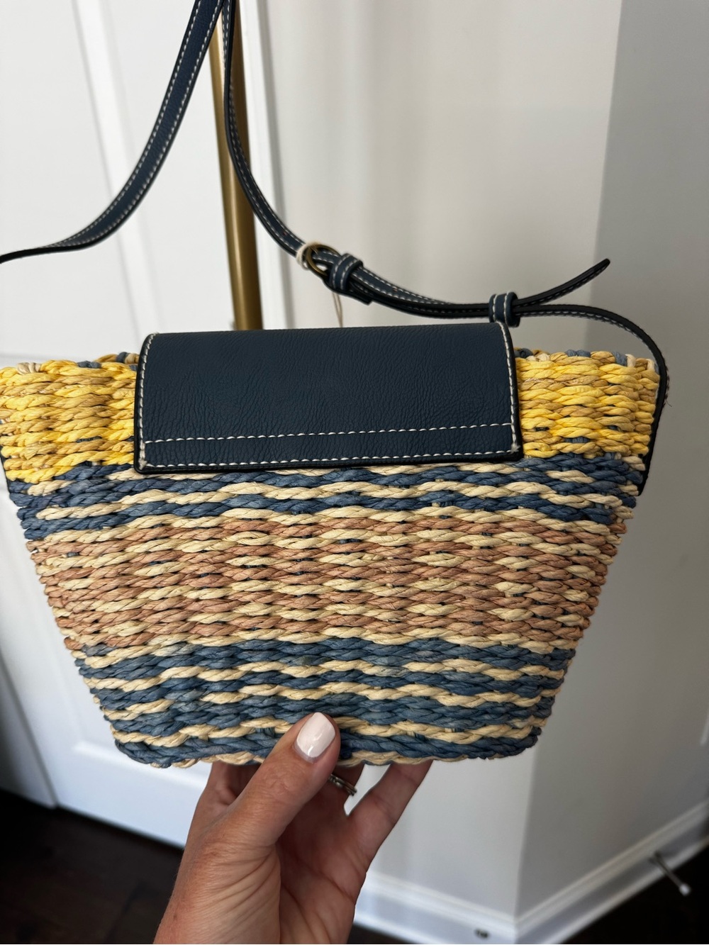 Universal Thread Woven Straw Crossbody with Blue Flap - Picture 4 of 5